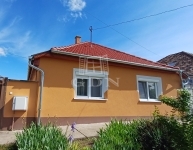 Eladó családi ház Érsekcsanád, 91m2