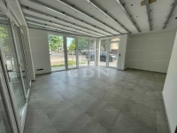 Eladó üzlethelyiség Szeged, 58m2