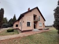 Eladó ikerház Sajtoskál, 175m2