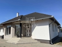 Pápa Einfamilienhaus - 104.950.640 HUF
