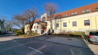 Eladó iroda Székesfehérvár, 3000m2