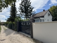 Gánt Family House 0