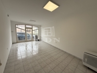 出卖 商业用 - 店铺 Kecskemét, 30m2
