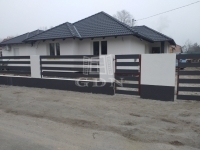 Eladó családi ház Vácszentlászló, 93m2